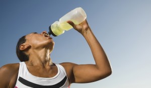 article-bebidas-carbohidratos-deshidratacion-52d917b43f269
