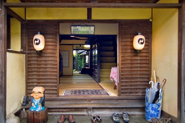 Entrada a casa tradicional japonesa